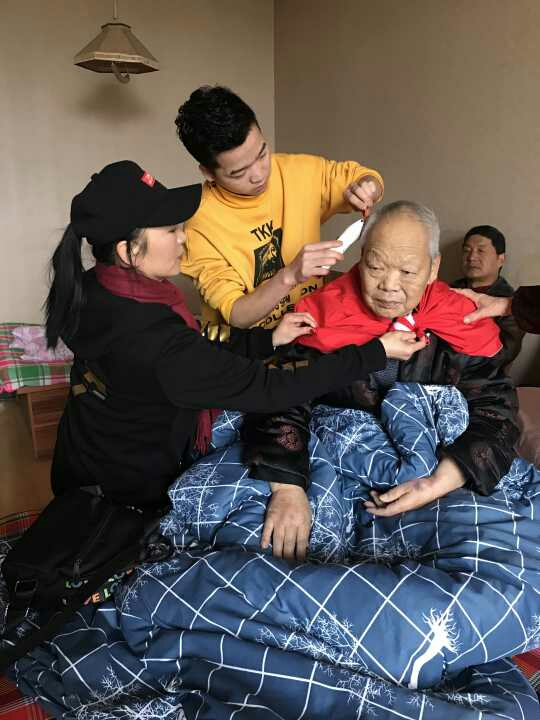 2019年经开区敬老爱老志愿服务活动总结