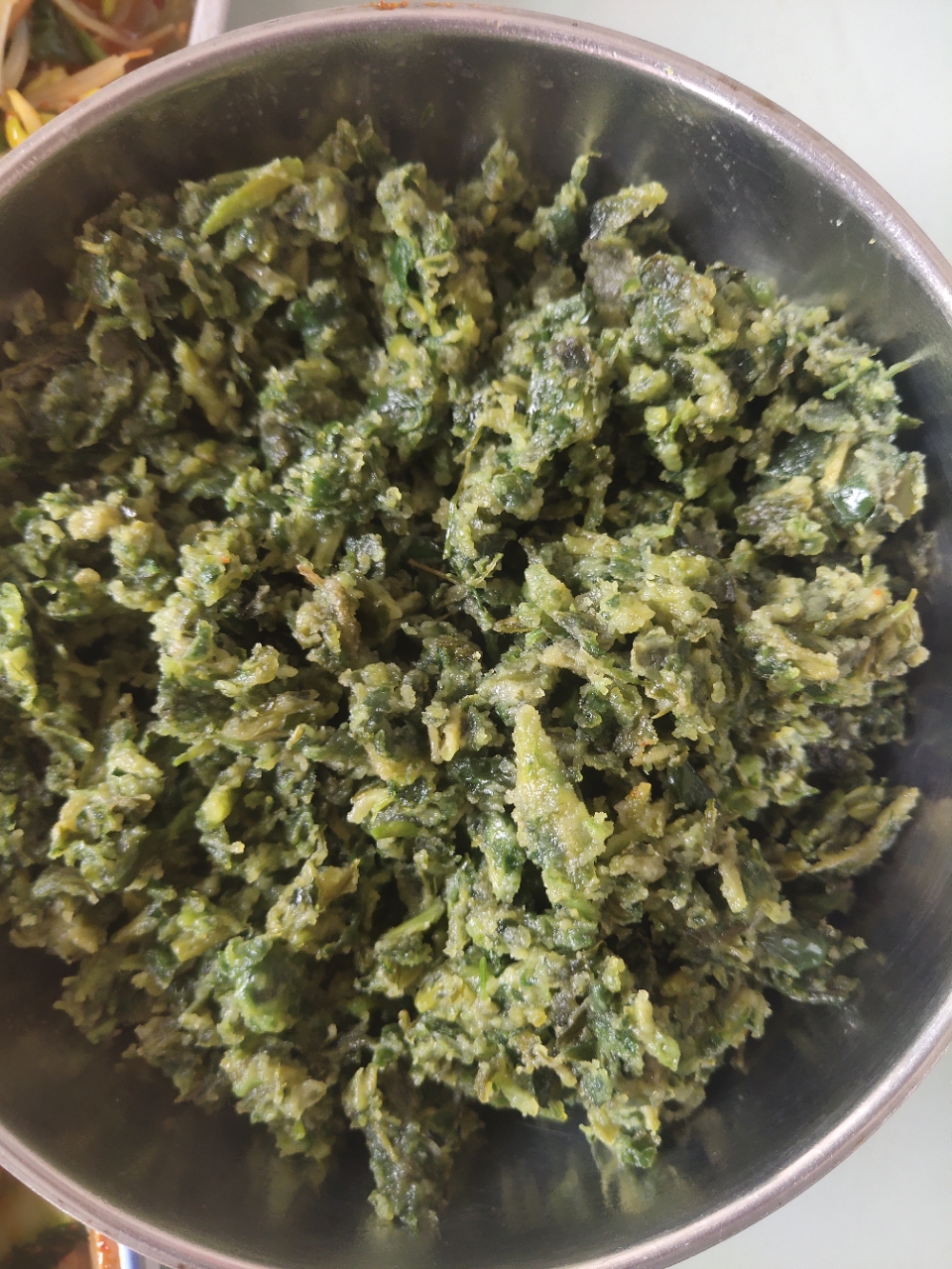 大家吃过苜蓿麦饭吗是非常适合春日的一道饭菜很好吃哦