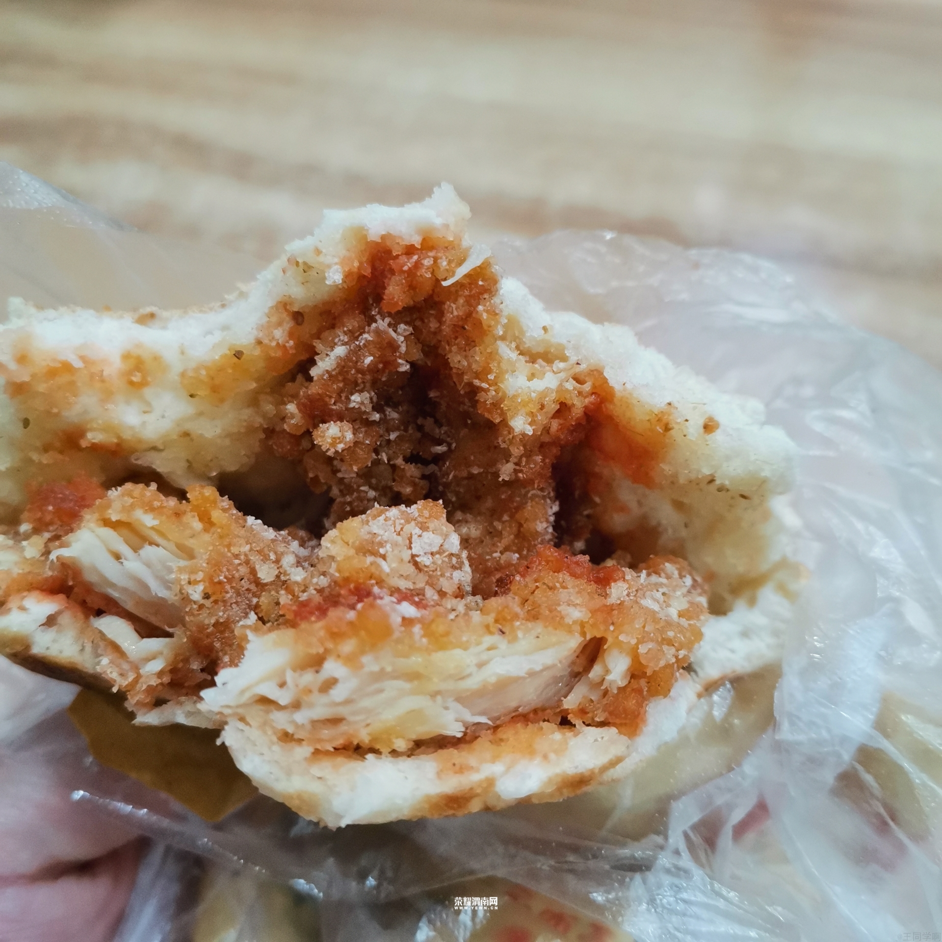 一日之计在于吃#目前在渭南吃过最好吃的鸡柳夹馍