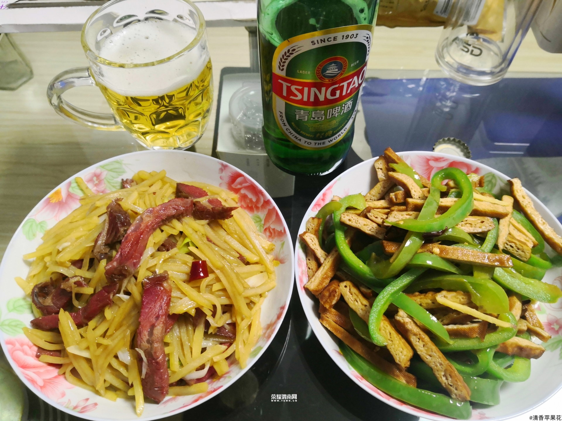 晒出你的一日三餐,赢取大桶洗洁精#礼拜天了,好好炒俩菜,喝点小啤酒.